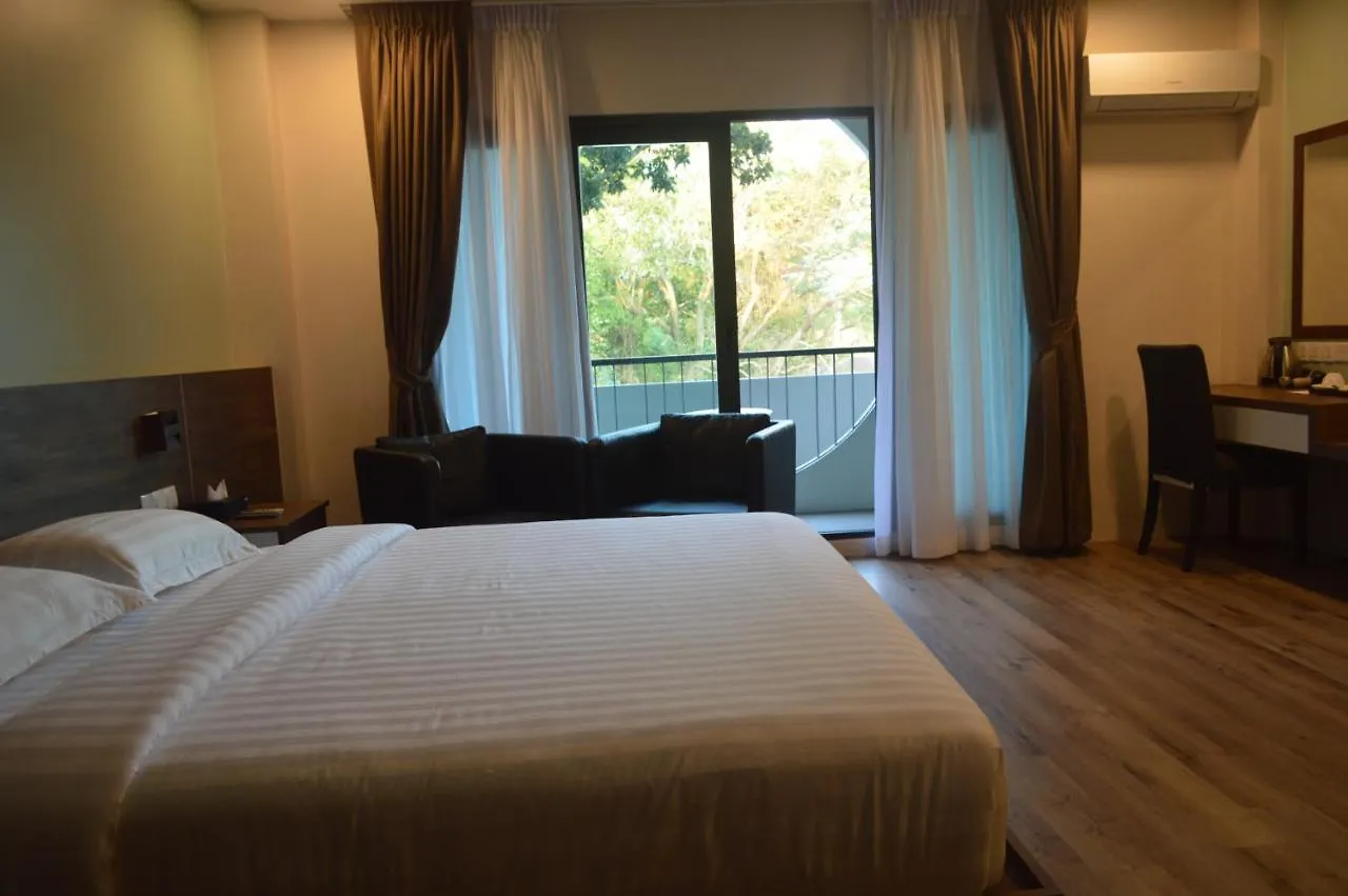Airport Avenue Hotel Gyogon 4*,